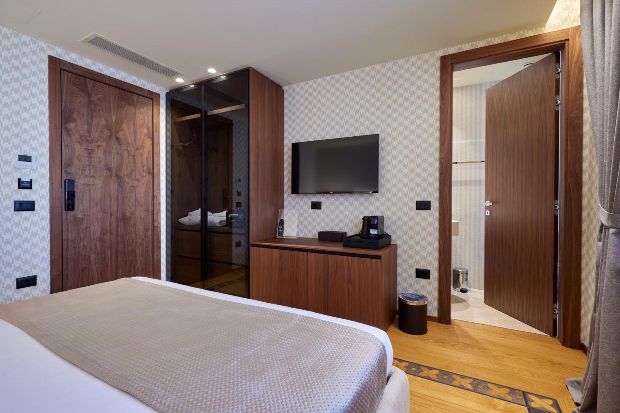 Valis Luxury Hotel Vlorë Quarto foto